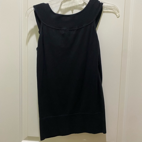 Black size small top - Picture 2 of 3